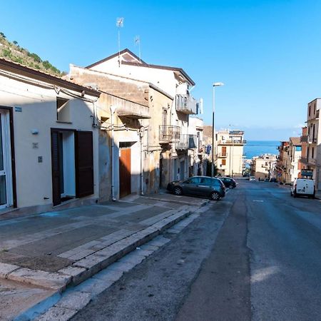 White Home カステッランマーレ・デル・ゴルフォ エクステリア 写真