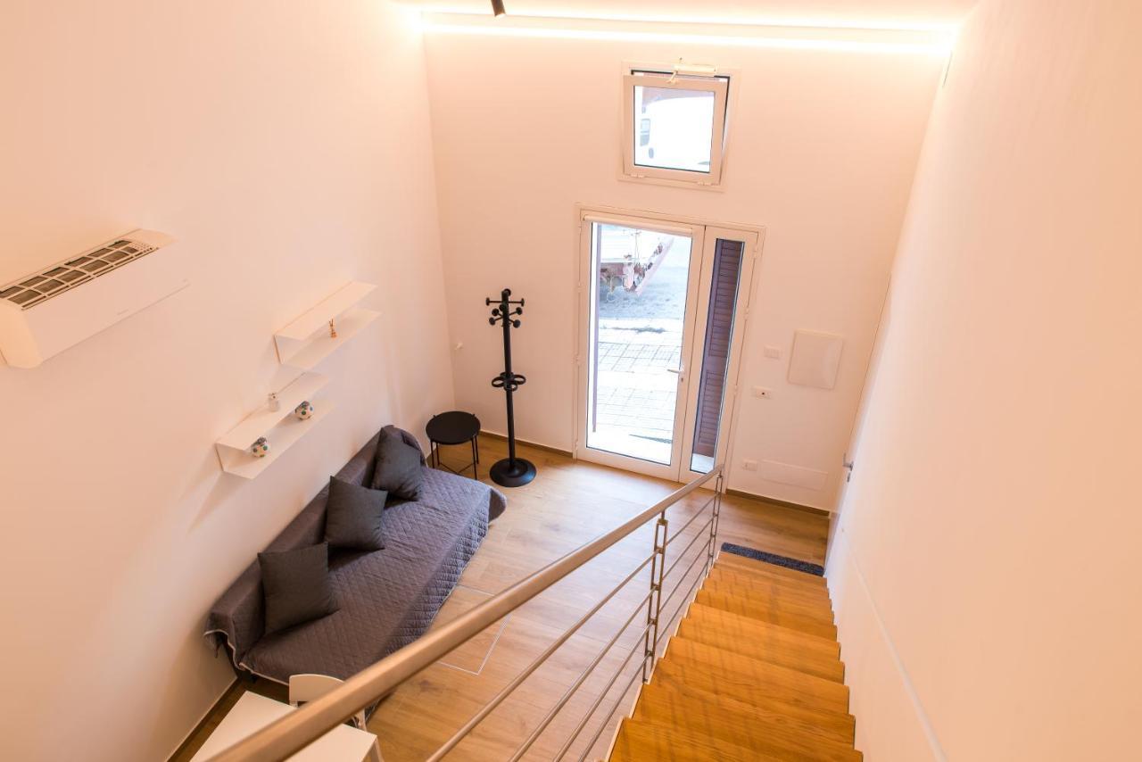 White Home カステッランマーレ・デル・ゴルフォ エクステリア 写真