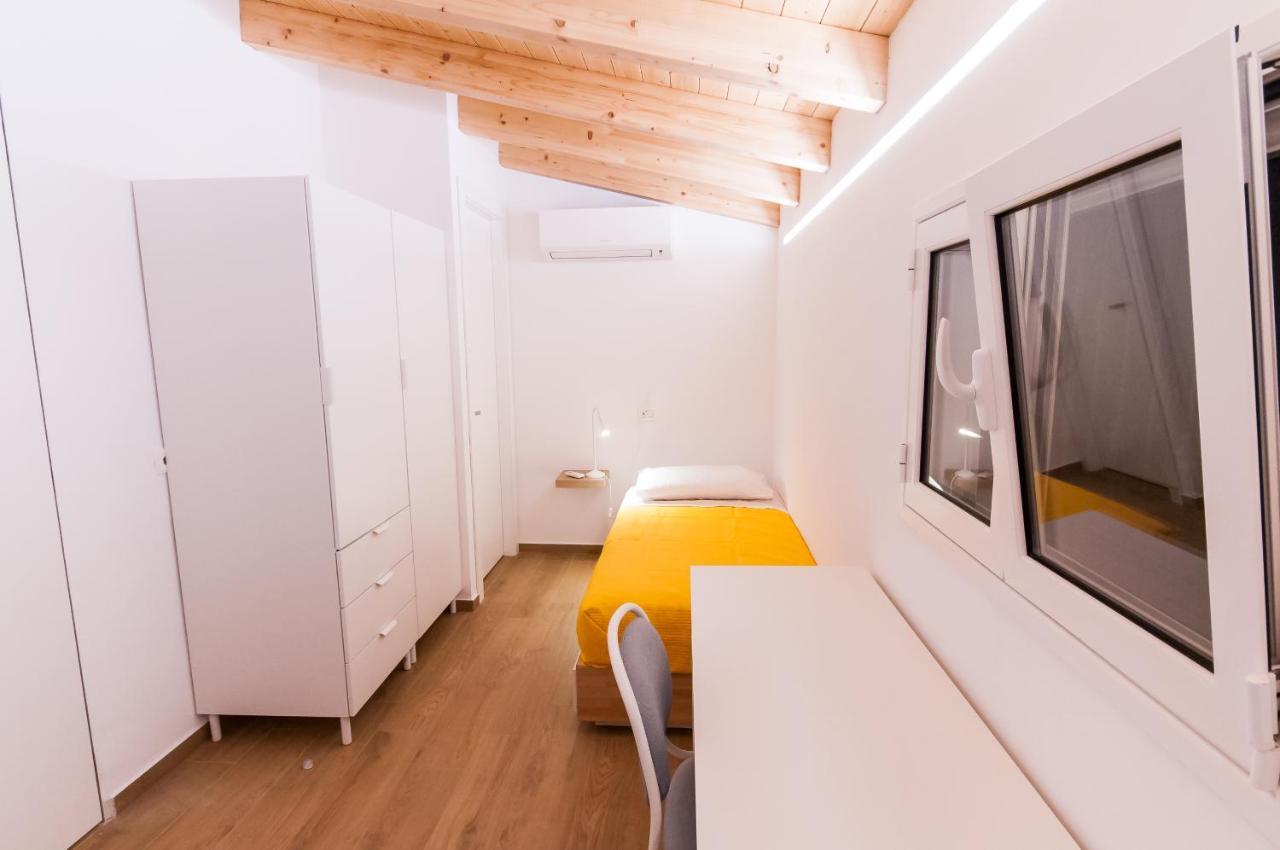 White Home カステッランマーレ・デル・ゴルフォ エクステリア 写真