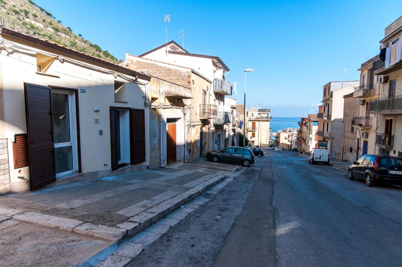 White Home カステッランマーレ・デル・ゴルフォ エクステリア 写真